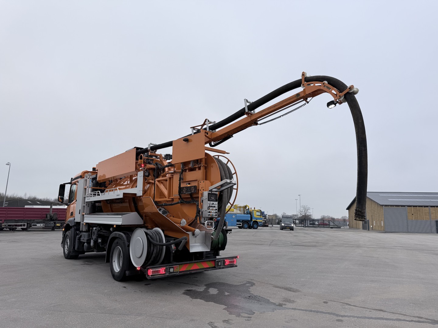 Mercedes Actros 1833 4x2 Bucher FlexLine C60 Slamsuger