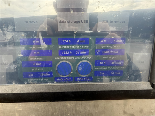 Mercedes Actros 3258 RHD 8x4-4 Wiedemann Super 1000 Recycler