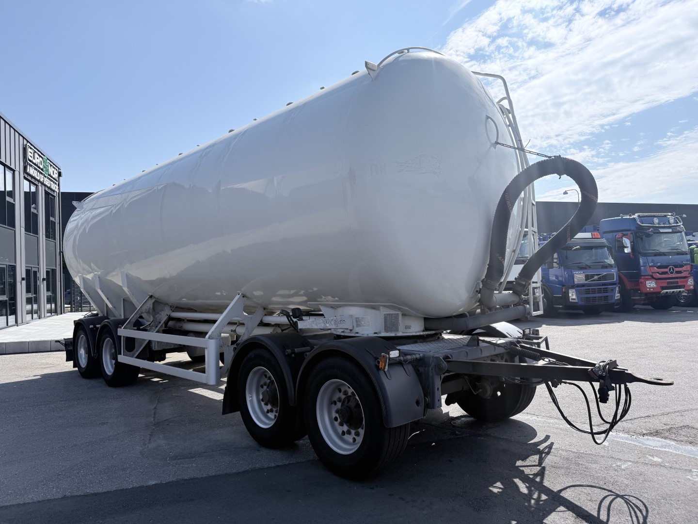 HMK Bilcon 30 t. 42 m3 Silo tank 6 rum