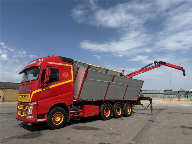 Volvo FH500 8x4*4 Tip / Palfinger Epsilon Q170L