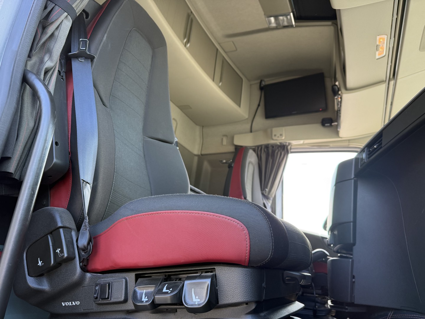 Volvo FH540 8x4*4 HMF2620 K5 Hejs / Kran