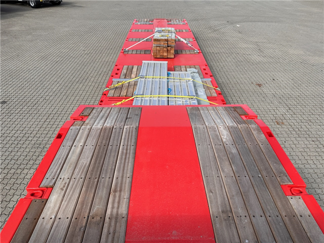 Kässbohrer SLA J4, Udtrækkelig Maskintrailer