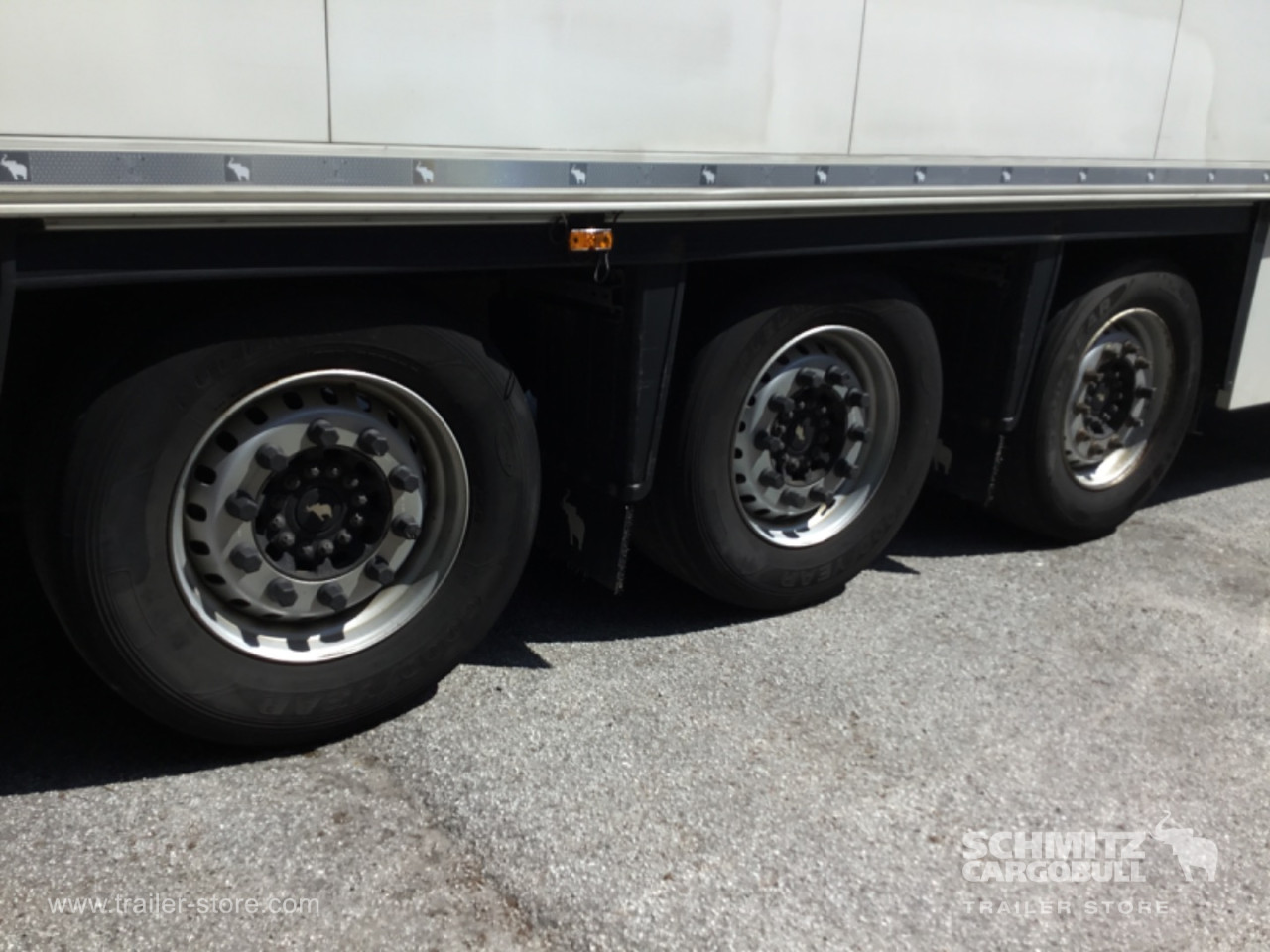 Schmitz Semi Reefer Meat hanging system