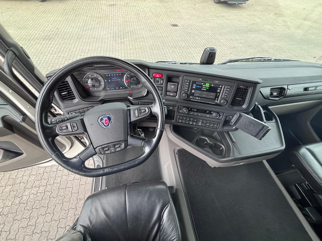 Scania R 560 A6x2NB