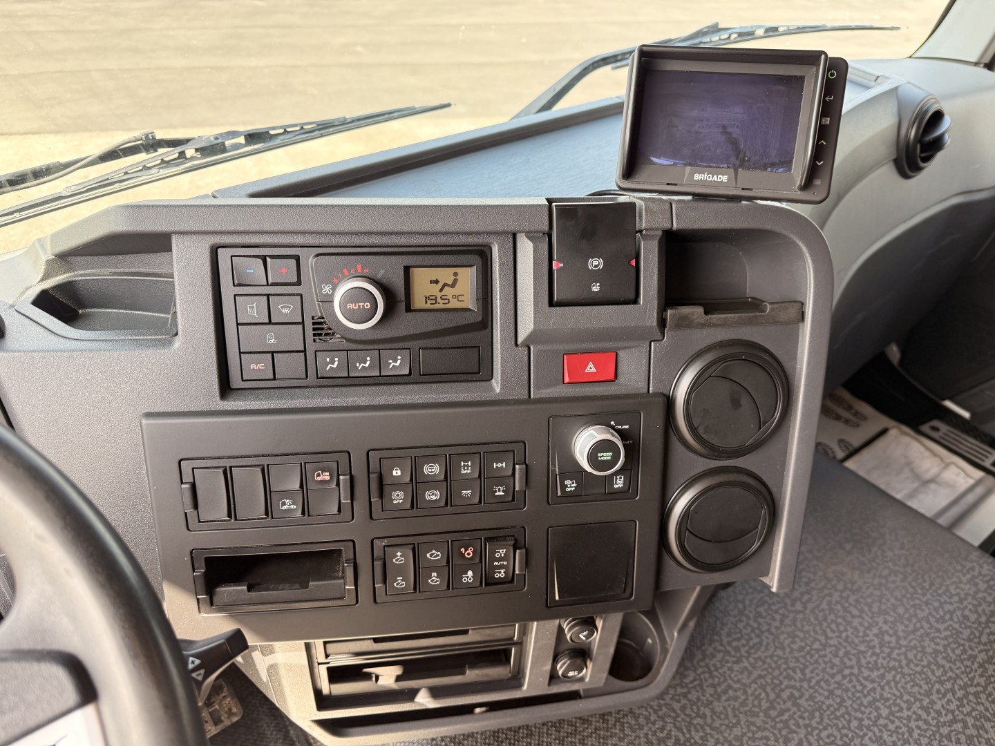 Renault Trucks T430 DTI 6x2 Hvidtved Larsen SLP 10.5 ADR