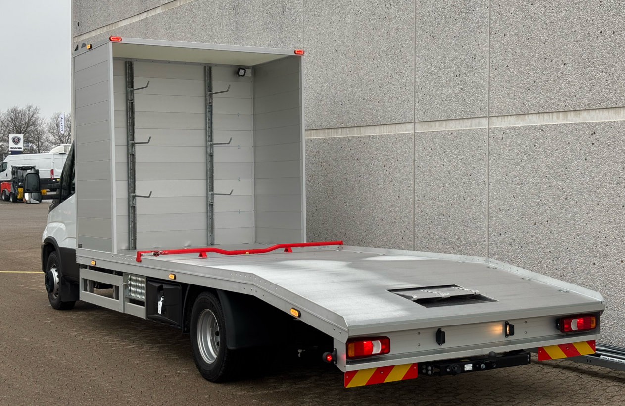 Iveco 70C21HA8/P m. knæklad