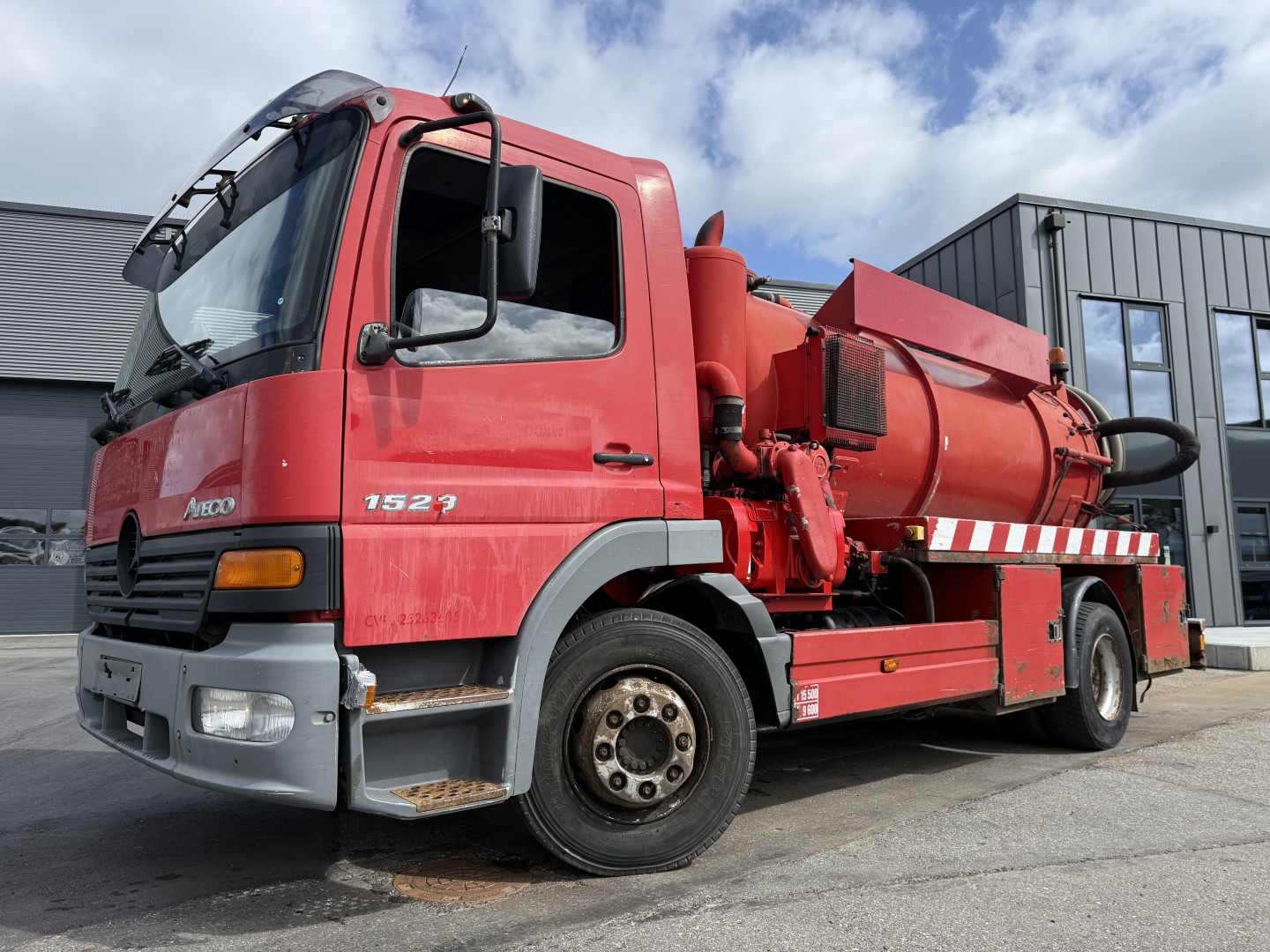 Mercedes Atego 1523 4x2 Slamsuger