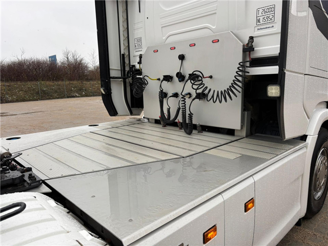 Scania S 650 A6x2NB 2 strengs hydraulic