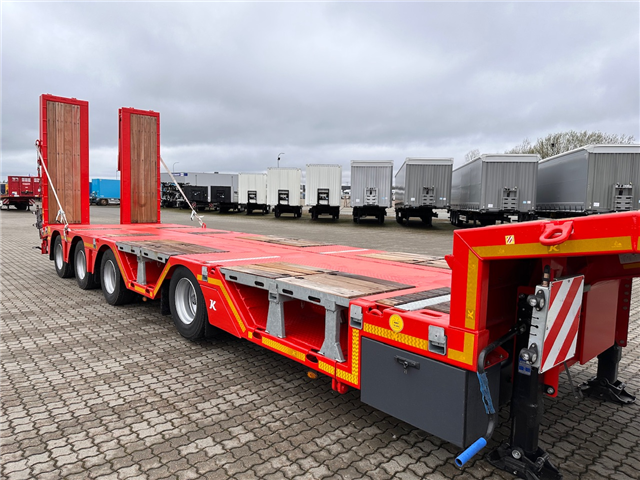 Kässbohrer SLA R4 – Hjulbrønde + udtrækkelig Maskintrailer