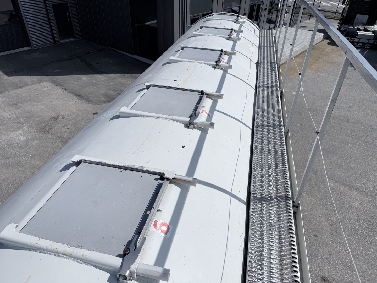 HMK Bilcon 30 t. 42 m3 Silo tank 6 rum