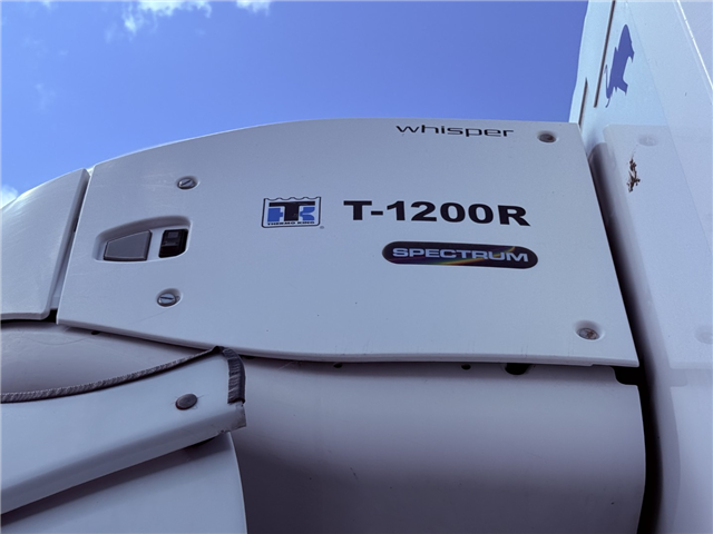 Iveco EuroCargo 180E32 4x2 Schmitz / Thermo King T-1200R Spectrum