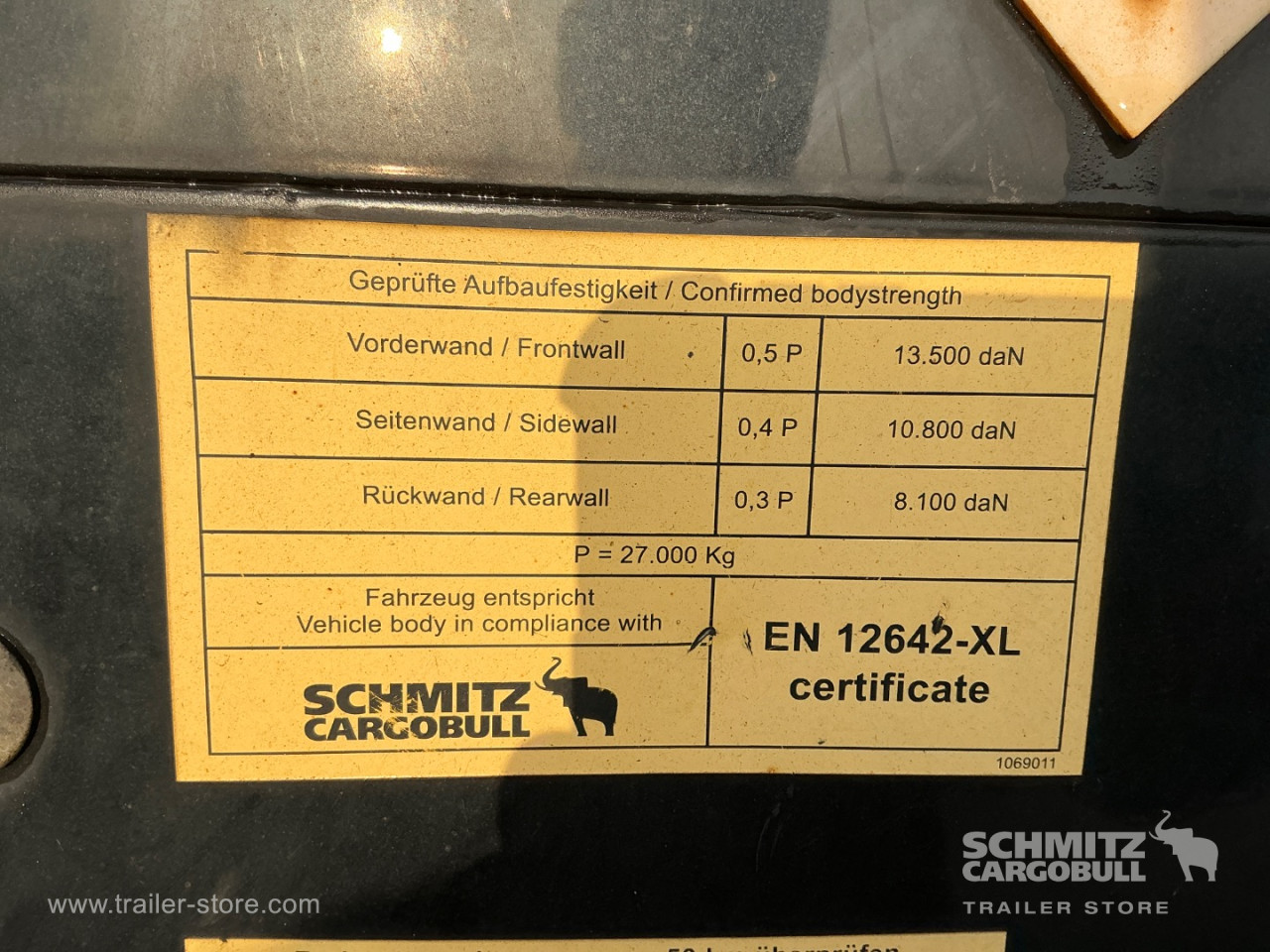 Schmitz Semi Curtainsider Mega