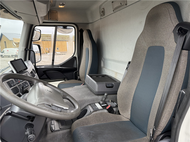 Volvo FE320 6x2*4 Thermo King T1200-R Spectrum 9,80 m. Kølekasse