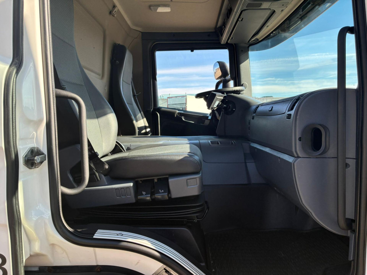 Scania P 250 DB4x2MNB - Kølebil