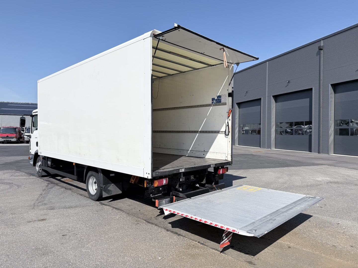 MAN TGL 8.190 4x2 6.0 m Euro 6 Lukket Kasse