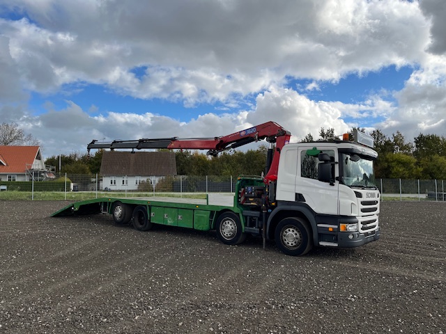 Scania P450 8X2*6 Knæklad + Kran HMF1820 – Machinetransporter