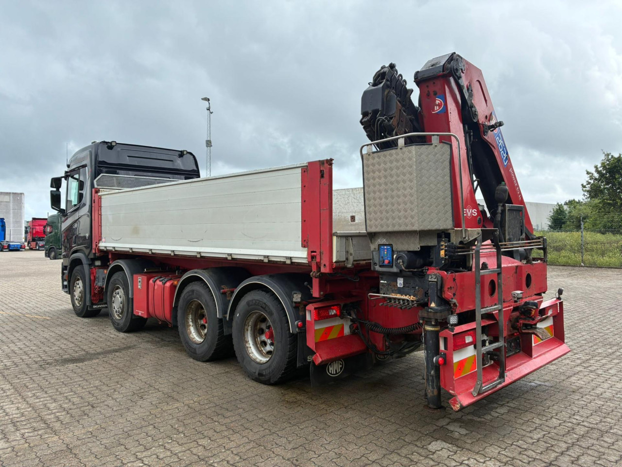 Scania R 650 B8x4NB Tip - HMF kran 2620
