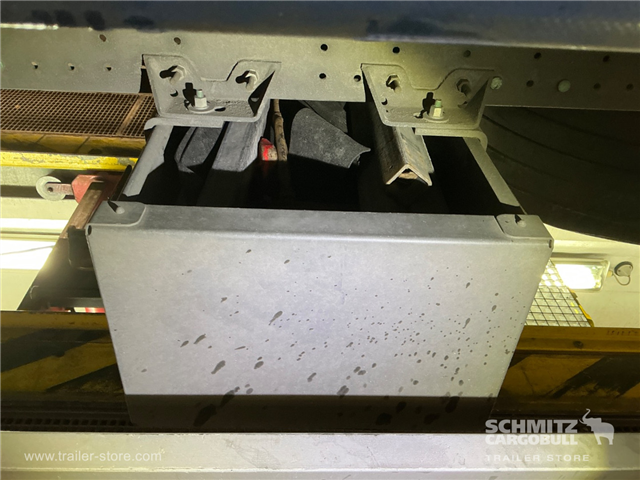 Schmitz Semi Curtainsider Mega