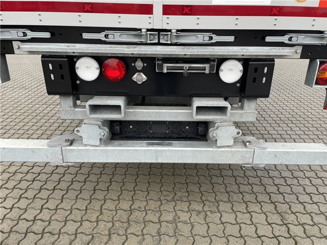 Kässbohrer 3 aks. gardintrailer m. truckbeslag