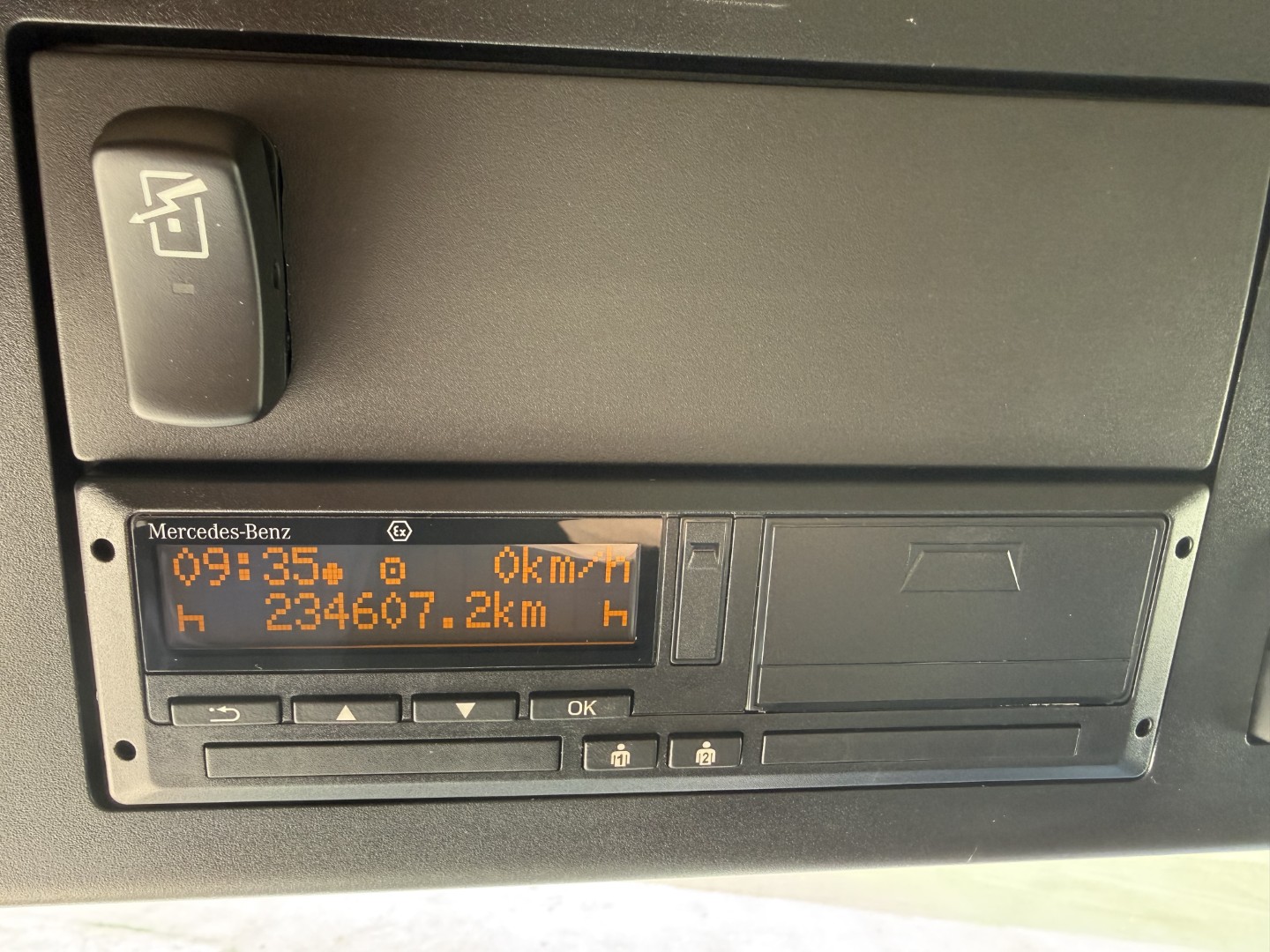 Mercedes Actros 1832 4x2 Fuld sideåbning 8,0 m. Alukasse