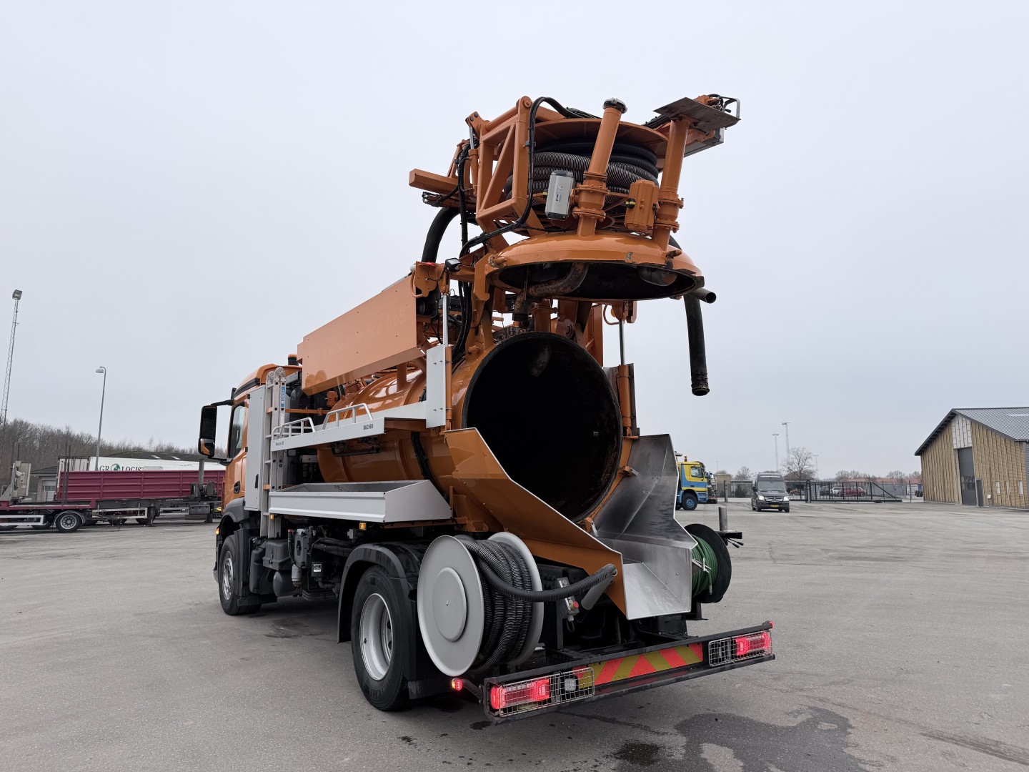 Mercedes Actros 1833 4x2 Bucher FlexLine C60 Slamsuger