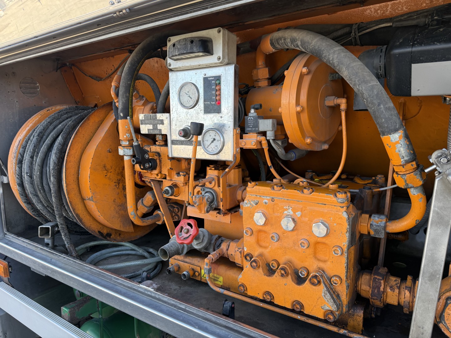 Scania P360 6x2*4 Korp & Son 12.500 l. Kombi