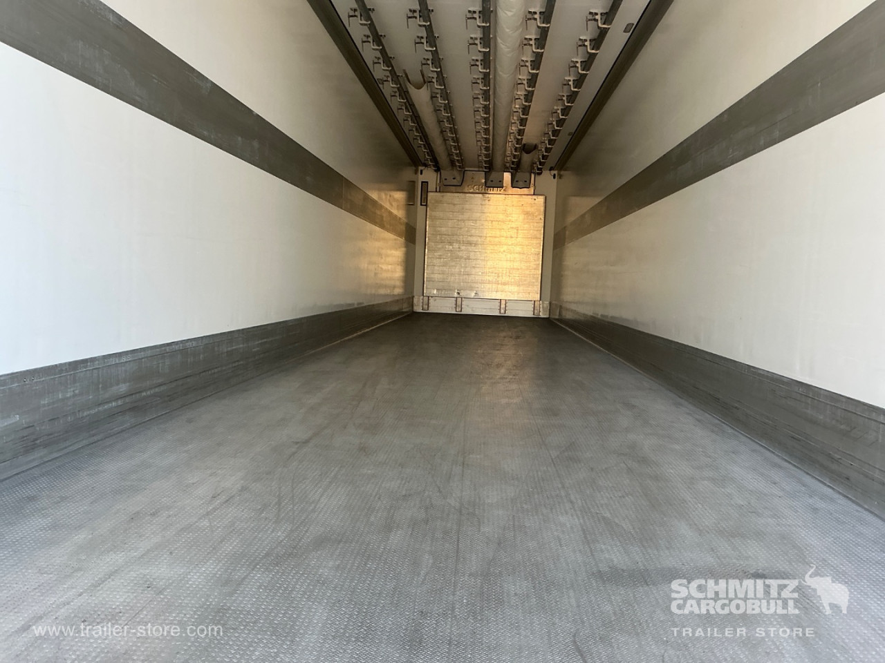 Schmitz Semi Reefer Meat hanging system