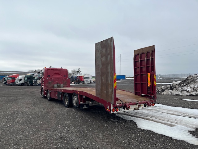 Scania G410 8X2*6 Knæklad – Machinetransporter