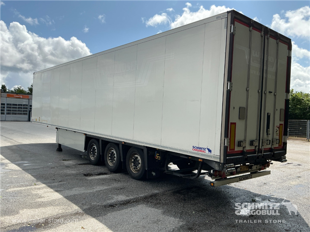 Schmitz Semi Reefer Meat hanging system