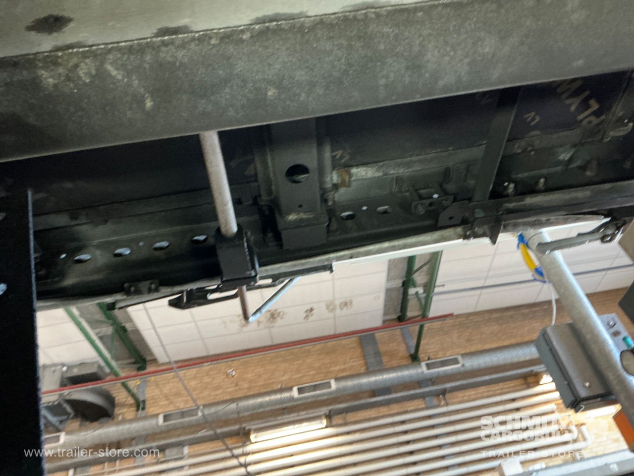 Schmitz Semi Curtainsider Standard , Foldedør højre