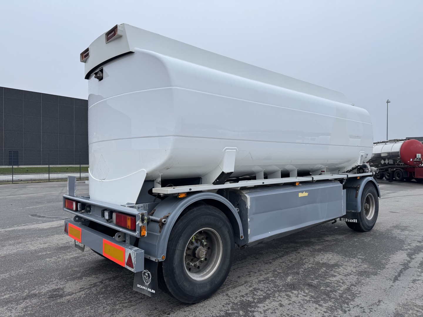 HMK Bilcon TP-200 2 akslet 22000 L ADR tank 4 Rum