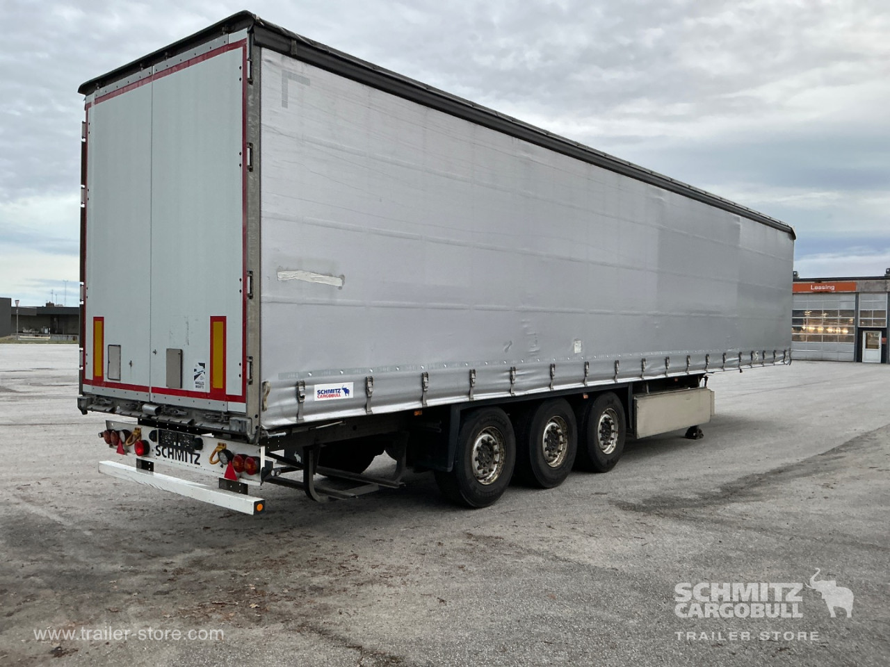 Schmitz Semi Curtainsider Standard , Foldedør højre