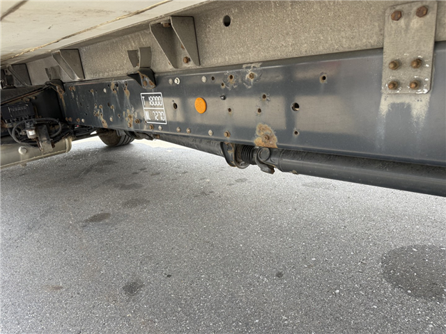 Iveco EuroCargo 180E32 4x2 Schmitz / Thermo King T-1200R Spectrum