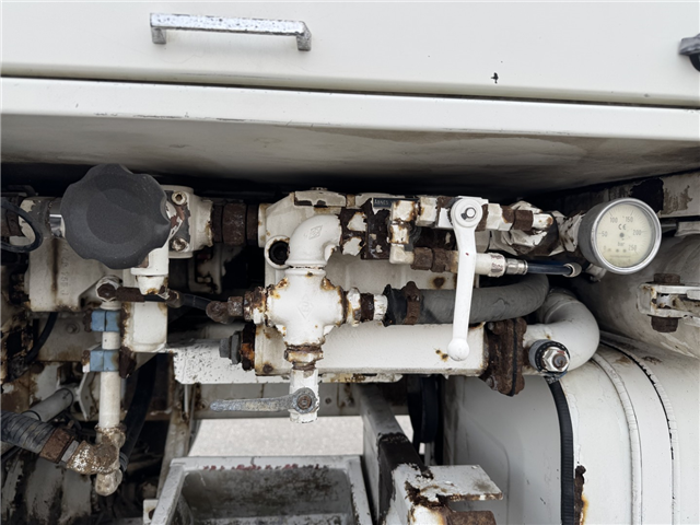 MAN 35.464 8x8 Hvidtved Larsen 9000 L