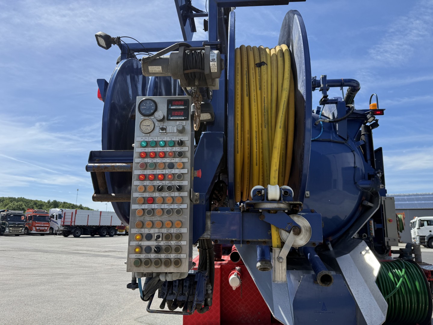 Mercedes Actros 4151 V8 8x8 Hvidtved Larsen RECycler 410
