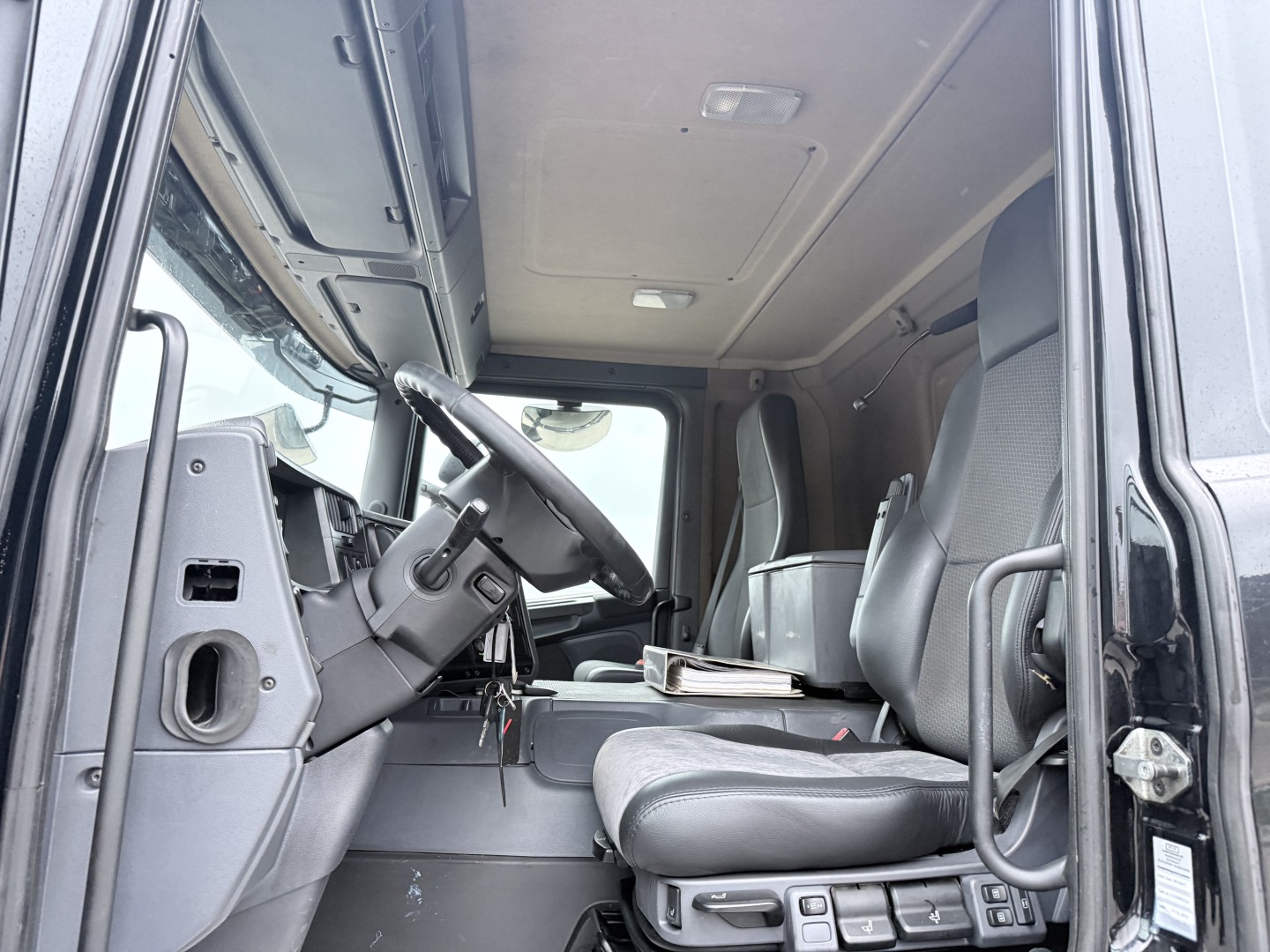 Scania P410 6x2*4 Hvidtved Larsen Flexline 312 ADR