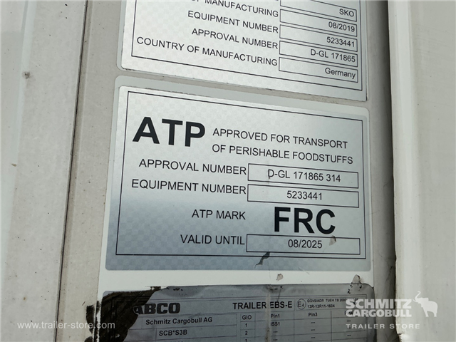 Schmitz Semi Reefer Meat hanging system