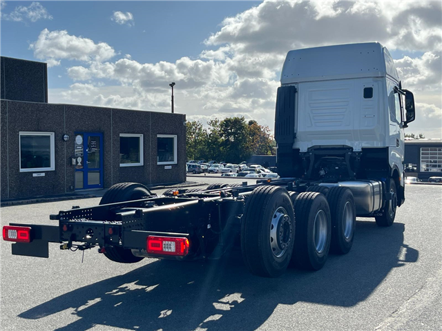 Iveco X-Way AS350X50 Y/FS 8x4 1+3