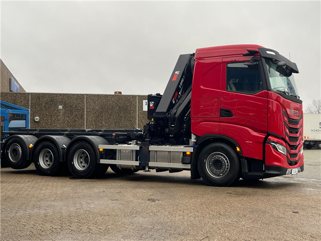 Iveco X-Way 8x4 1+3 580Hp opbygget med HIAB kran & Sawo hejs