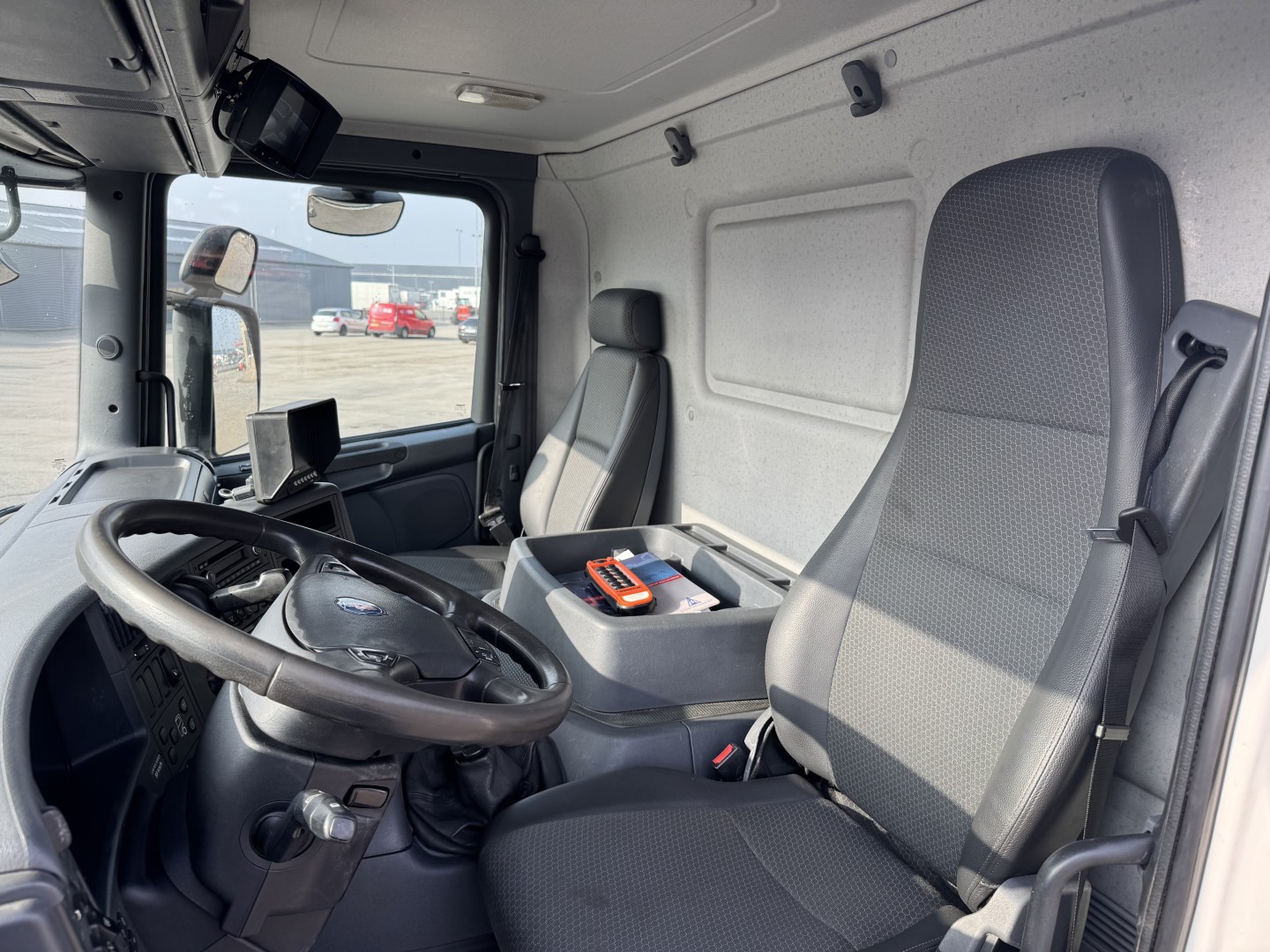 Scania P320 4x2 Hvidtved Larsen 7000 L Kombi