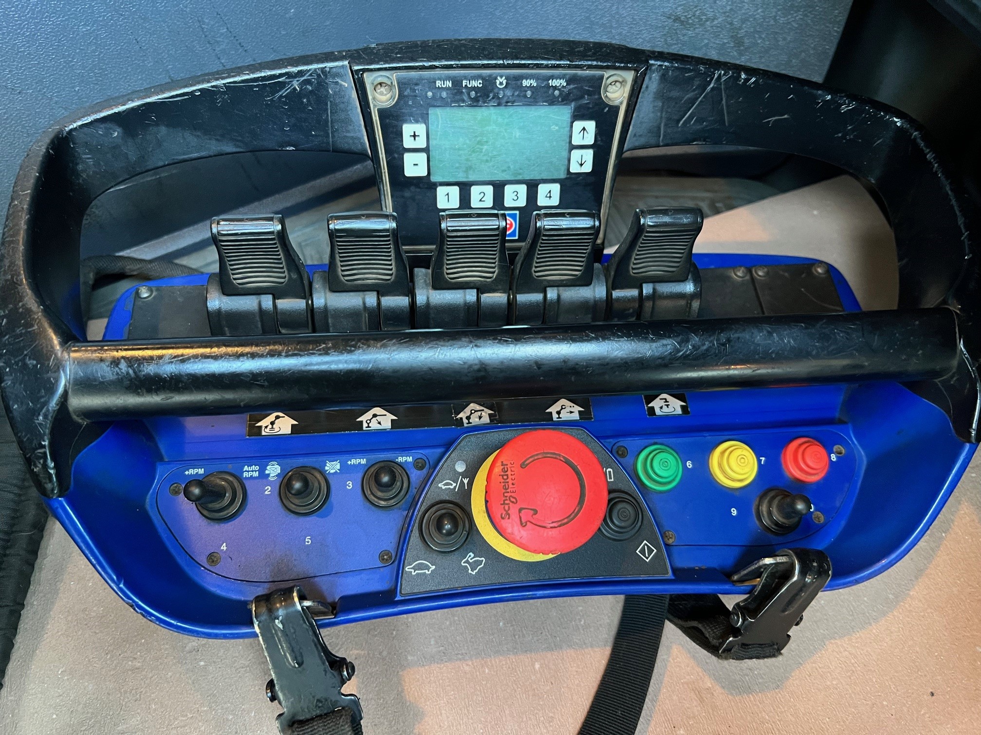 Scania G450 6X2*4 med HMF 2620 K5 kran