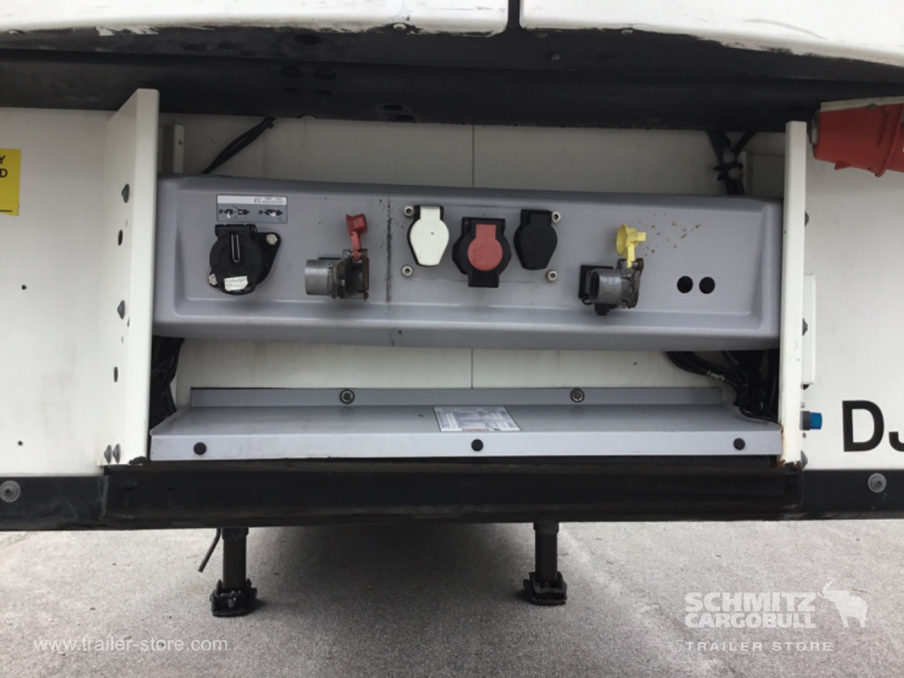 Schmitz Semi Reefer Meat hanging system