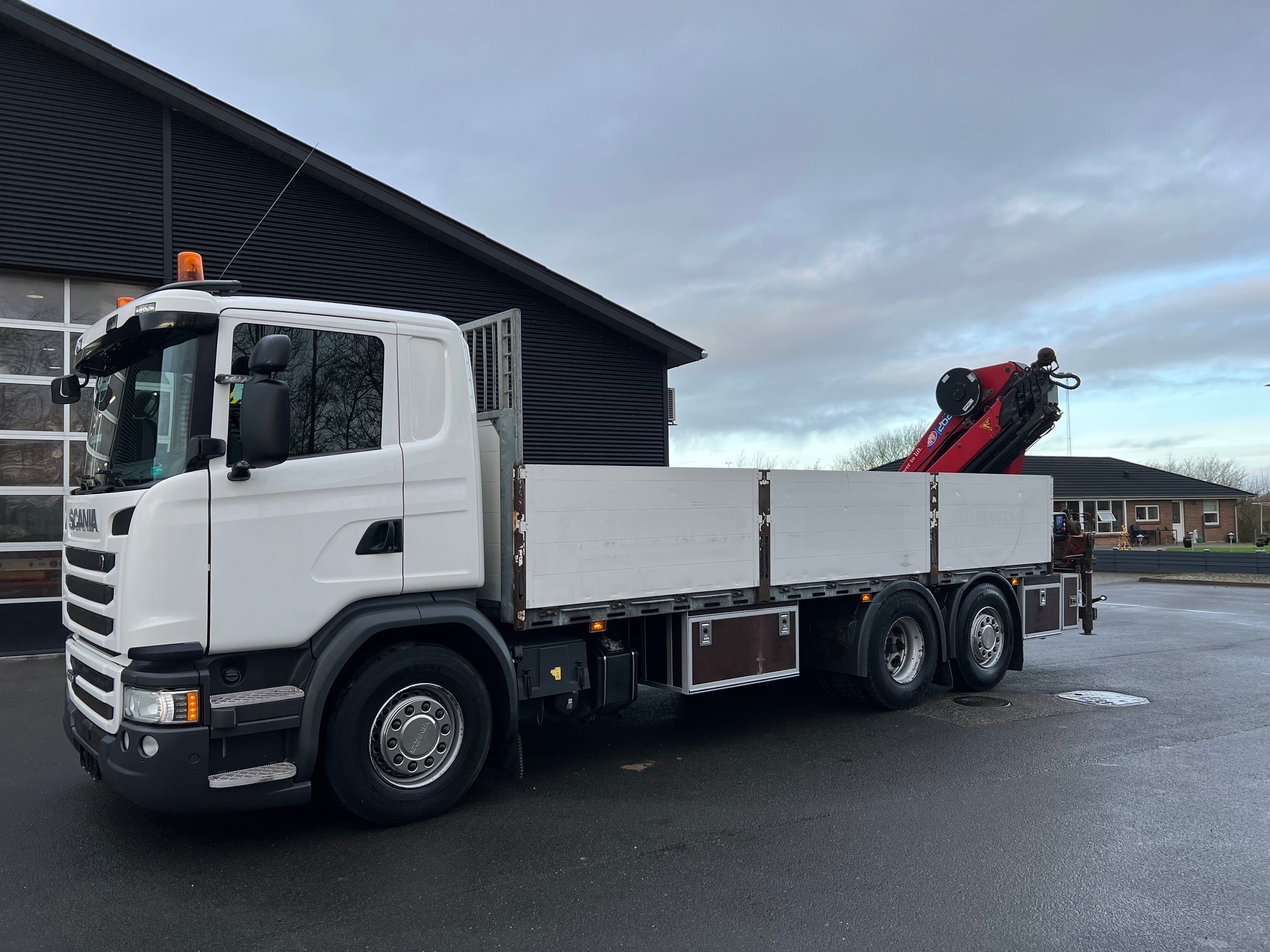 Scania G450 6X2*4 med HMF 2620 K5 kran